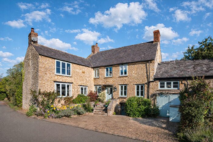 4 Bedroom Village House For Sale In Oak Cottage, Farthinghoe, Northamptonshire, NN13