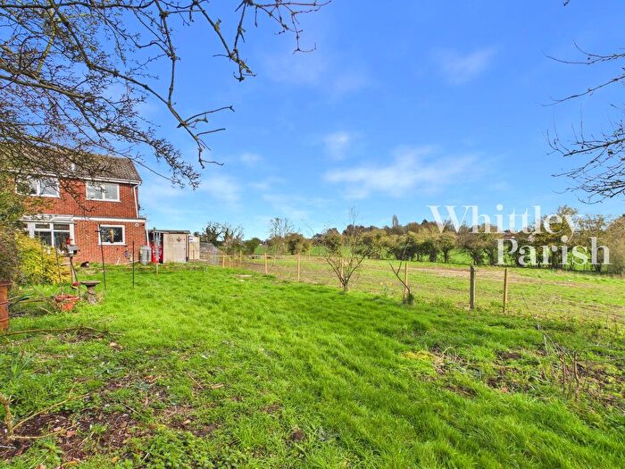 3 Bedroom Semi-Detached House For Sale In St Michaels View, Flordon, NR15