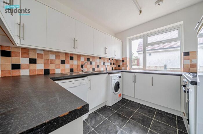 1 Bedroom Detached House To Rent In Bevendean Crescent, Brighton, East Sussex, BN2