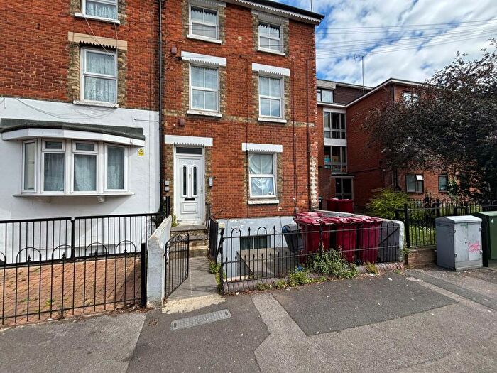 2 Bedroom Flat To Rent In George Street, Reading, RG1