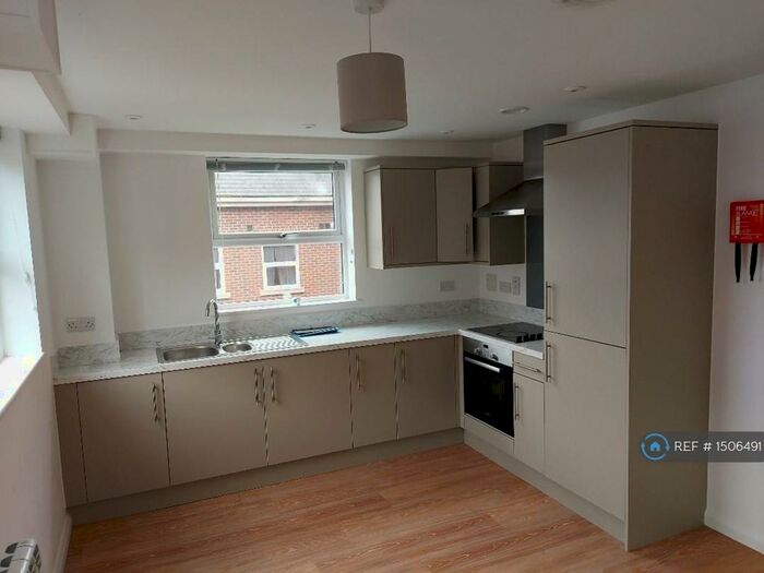 1 Bedroom Flat To Rent In Corporation Street, High Wycombe, HP13