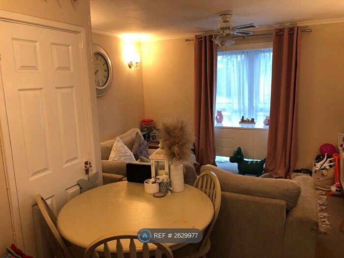 2 Bedroom Flat To Rent In Cattawade, Cattawade, Manningtree, CO11