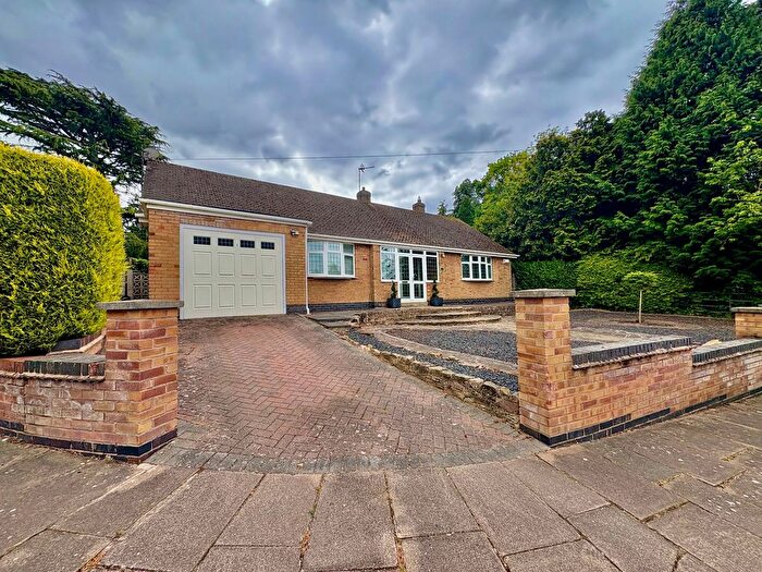 2 Bedroom Detached Bungalow To Rent In Warren Close, Leicester, LE5