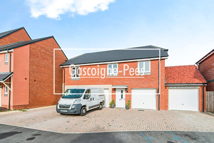 2 Bedroom Apartment To Rent In Sherborne Fields, RG24