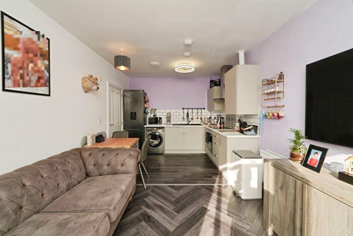 2 Bedroom Flat For Sale In Chessel Drive, Patchway, Bristol, BS34