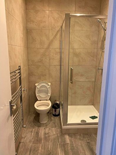3 Bedroom Flat To Rent In Bellegrove Road, Welling, Kent, DA16