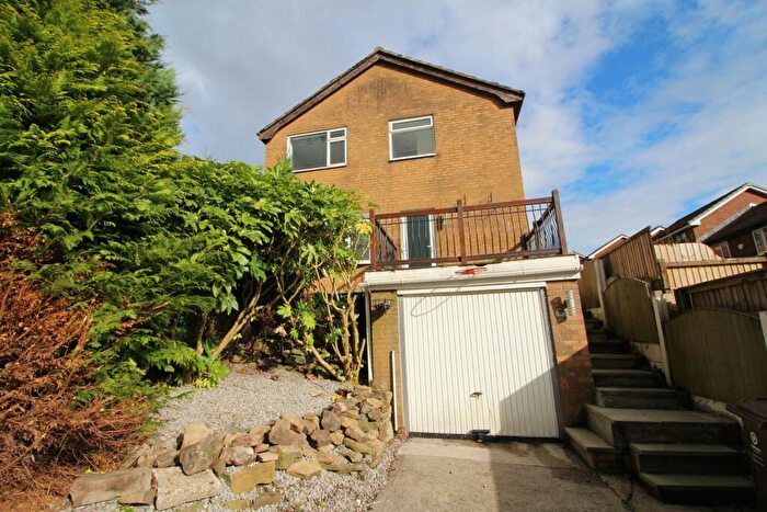 3 Bedroom Detached House To Rent In Howard Street, Oldham, OL4