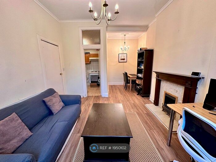 1 Bedroom Flat To Rent In Wardlaw Street, Edinburgh, EH11