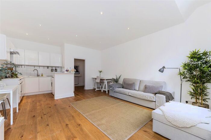 1 Bedroom Flat To Rent In Nottingham Place, London, W1U