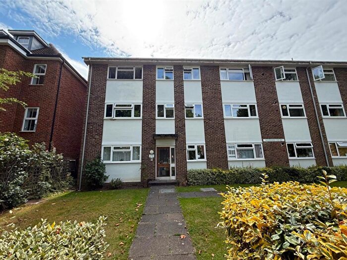 1 Bedroom Property To Rent In Lovelace Gardens, Surbiton, KT6