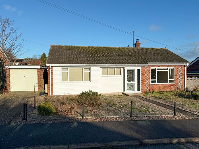 3 Bedroom Detached Bungalow For Sale In Geneva Avenue, Malvern, WR14