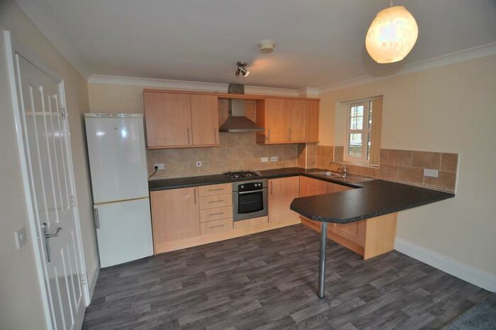 2 Bedroom Flat To Rent In Woolcombers Way, Tyersal, Bradford, BD4
