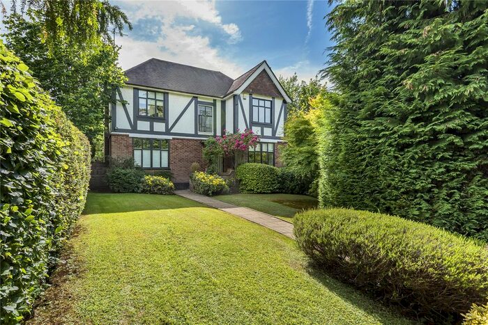 4 Bedroom Detached House To Rent In Shenden Way, Sevenoaks, Kent, TN13