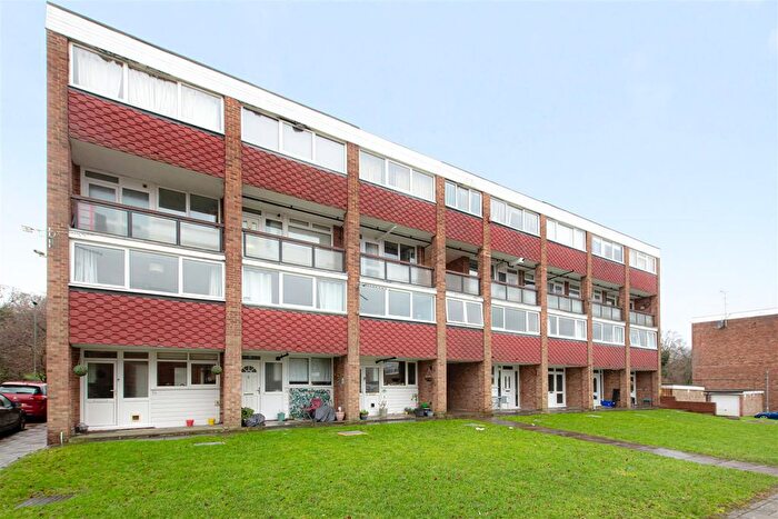 2 Bedroom Maisonette For Sale In Edgewood Drive, Orpington, BR6