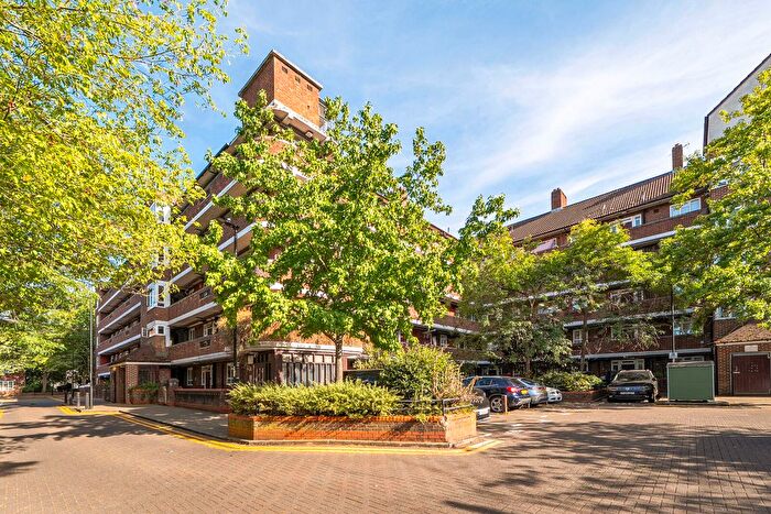 3 Bedroom Flat For Sale In Mackay House, White City, London, W12