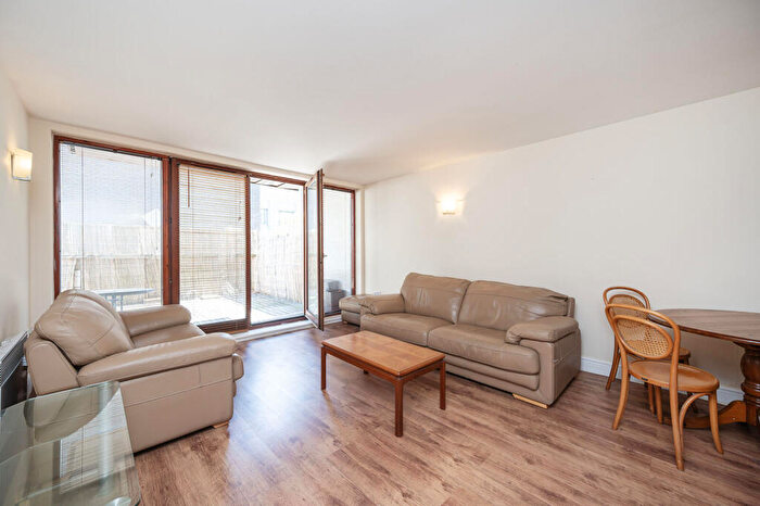 2 Bedroom Flat To Rent In Naylor Building, , Aldgate, London, E1