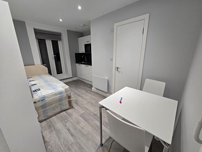 Studio To Rent In Alexandra Grove, London, N4