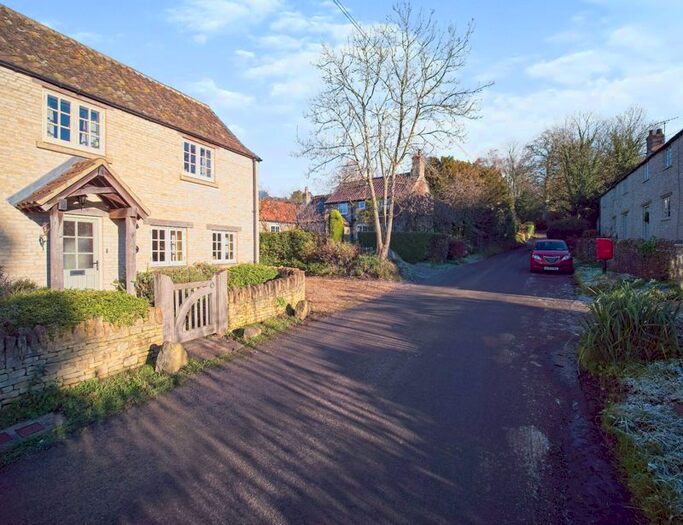 3 Bedroom Cottage For Sale In Lower Street, Dyrham, SN14