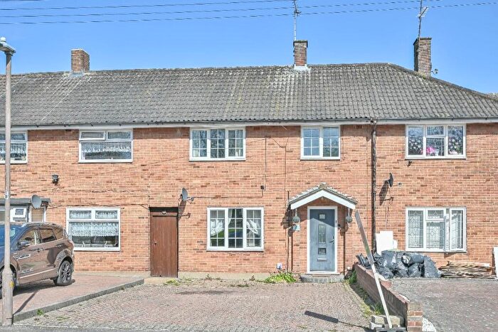 3 Bedroom Terraced House To Rent In Pondfield Lane, Brentwood, Essex, CM13
