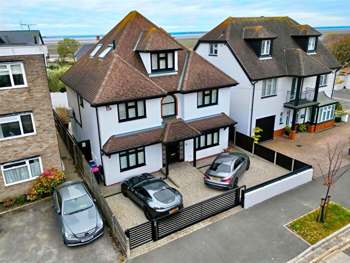 4 Bedroom Detached House For Sale In Esplanade Gardens, Chalkwell, SS0
