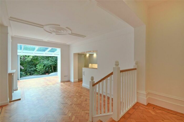 3 Bedroom Flat To Rent In Glenmore Road, Belsize Park, NW3