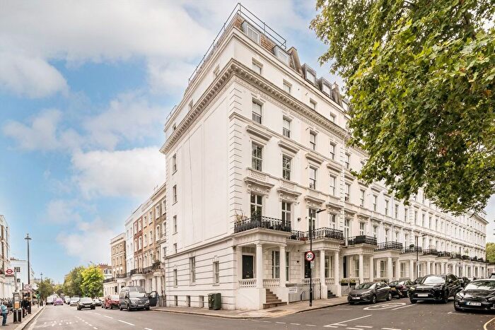 2 Bedroom Flat For Sale In St. Stephens Gardens, Westbourne Grove, W2