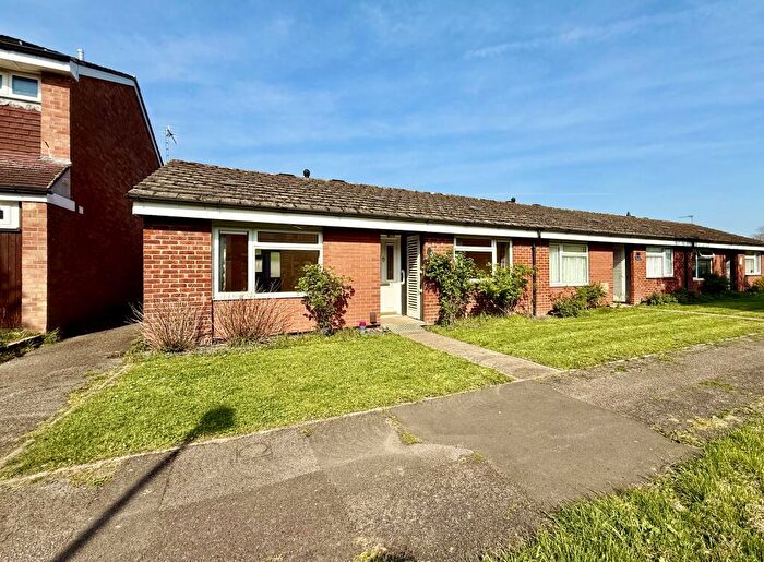 1 Bedroom Semi-Detached Bungalow For Sale In Stonehill Walk, Abingdon, OX14