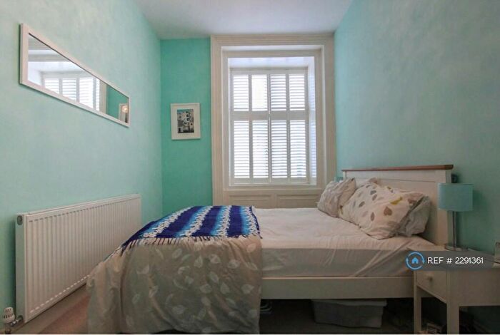 1 Bedroom Flat To Rent In Marine Square, Brighton, BN2