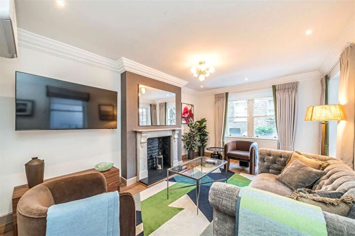 2 Bedroom Flat To Rent In Beaufort Gardens, South Kensington, SW3