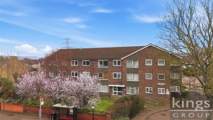 1 Bedroom Flat For Sale In Clare Court, Enfield, EN3
