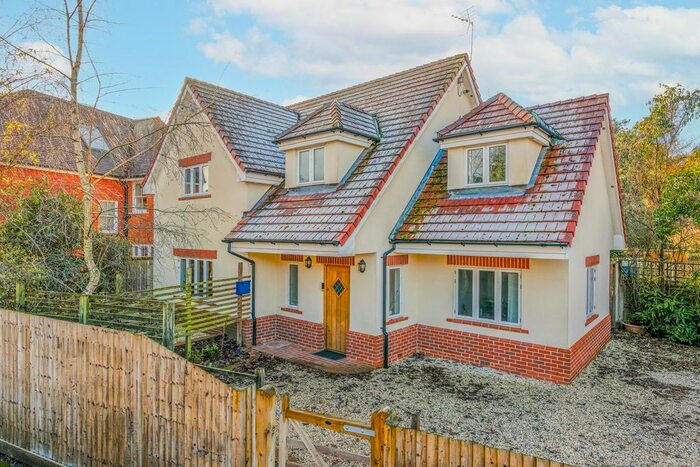 3 Bedroom Detached House To Rent In March Road, Weybridge, KT13