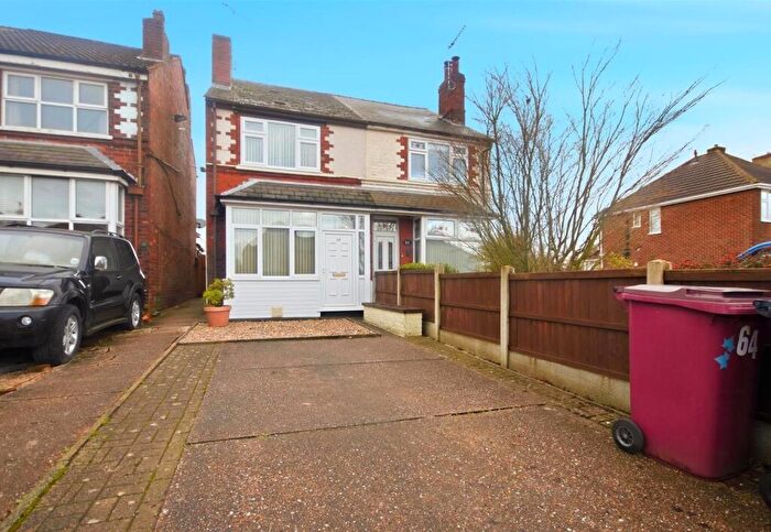 2 Bedroom Semi-Detached House For Sale In Station Road, Pilsley, Chesterfield, S45