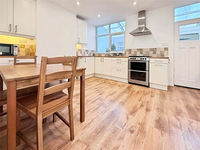 3 Bedroom Terraced House To Rent In Macaulay Street, Knighton Fields, Leicester, LE2