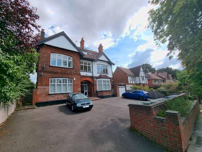 2 Bedroom Flat To Rent In The Avenue, Hatch End, Pinner, HA5