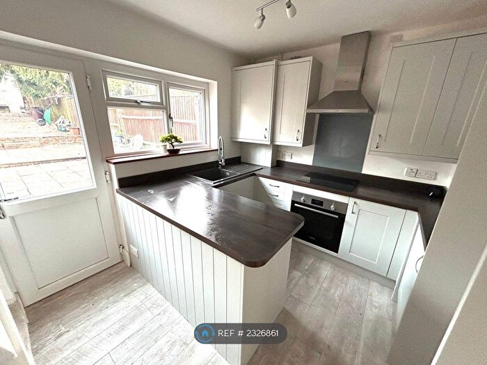 2 Bedroom End Of Terrace House To Rent In Railway Terrace, Kings Langley, WD4