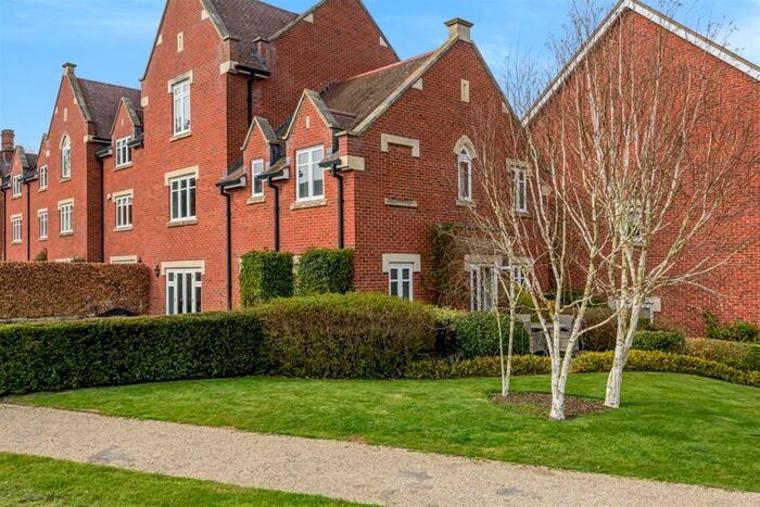 2 Bedroom End Of Terrace House To Rent In Summers Place, Stane Street, Billingshurst, RH14