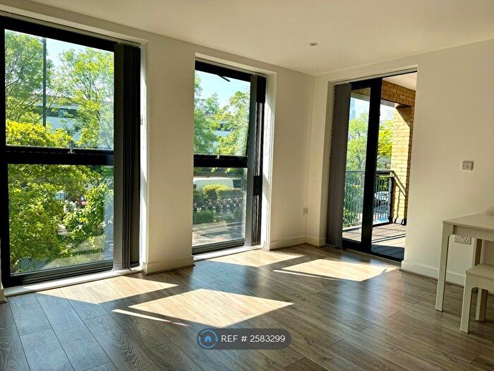 1 Bedroom Flat To Rent In Satchwell Road, London, E2