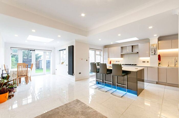 4 Bedroom Property To Rent In Hamilton Road, Harrow, HA1