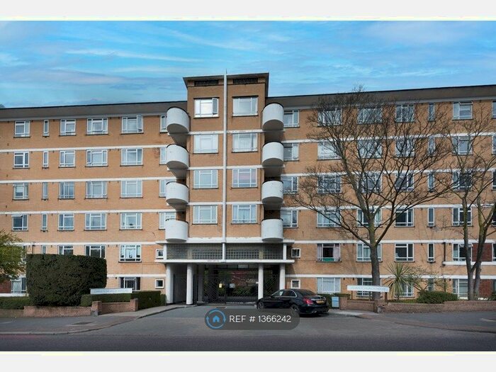 1 Bedroom Flat To Rent In Christchurch House, London, SW2