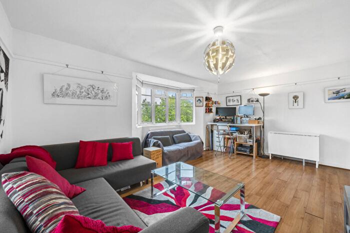 2 Bedroom Apartment For Sale In West Barnes Lane, New Malden, KT3