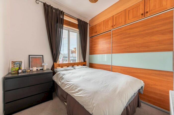 1 Bedroom Flat To Rent In Basing Street, Notting Hill, London, W11