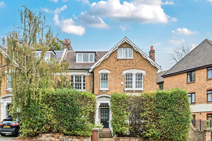 3 Bedroom Apartment For Sale In Lewisham Road, London, SE13