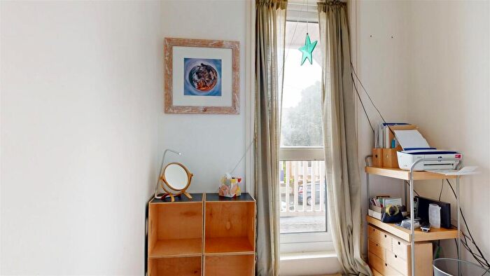 4 Bedroom Detached House For Sale In Spa Road, Weymouth, DT3