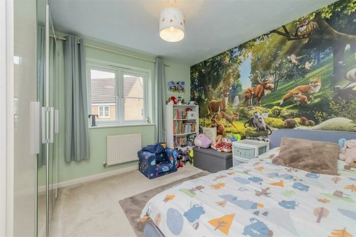 3 Bedroom Semi-Detached House For Sale In Yateley Drive, Barton Seagrave, NN15