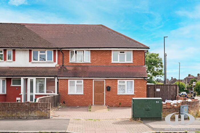 4 Bedroom End Of Terrace House For Sale In Hampton Lane, Feltham, TW13