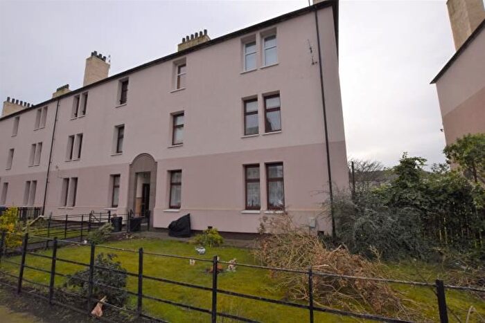 2 Bedroom Flat To Rent In Clepington Road, Dundee, DD3