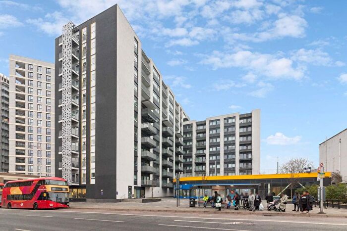 2 Bedroom Flat To Rent In Ilford Hill, Ilford, IG1