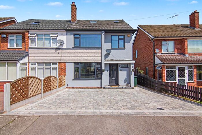 4 Bedroom Semi-Detached House For Sale In Faulconbridge Avenue, Coventry, CV5