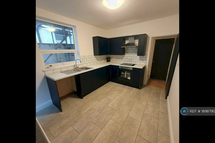 3 Bedroom Terraced House To Rent In Hawthorne Road, Bootle, L20