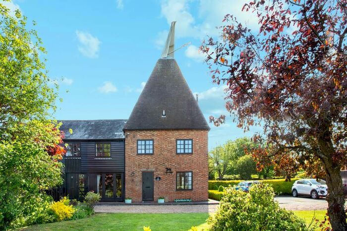 4 Bedroom Semi-Detached House For Sale In Rolvenden Road, Tenterden, Kent, TN30